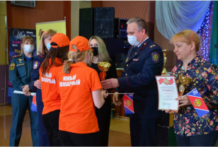 В Смоленске торжественно наградили лучших юных пожарных