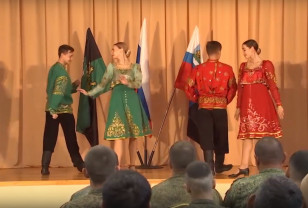 Артисты концертом поздравили военных, принимающих участие в спецоперации, с Днём России