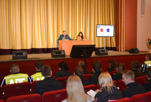 В Смоленске спикеры Российского общества «Знание» провели лекцию для сотрудников полиции
