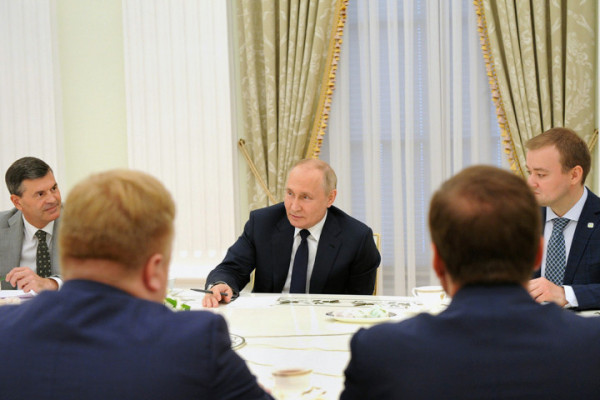 Владимир Путин назвал конкурс «Лидеры России» крутым